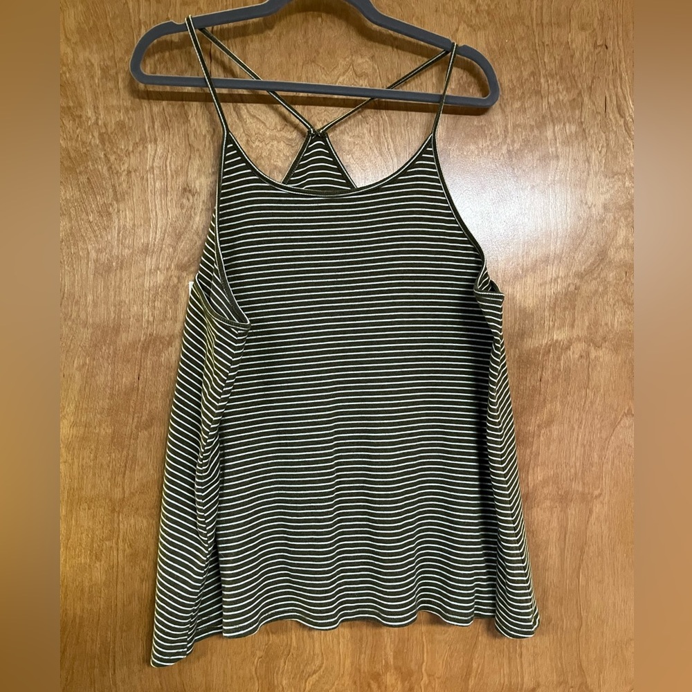 EUC Old Navy Racerback Tank Top ⭐️